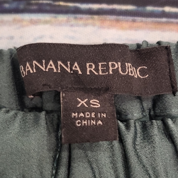BANANA REPUBLIC Green and Lace Tie Waist Skirt - Picture 3 of 4